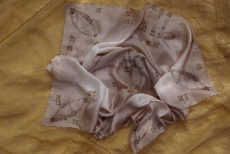 Malovaný hedvábný šátek